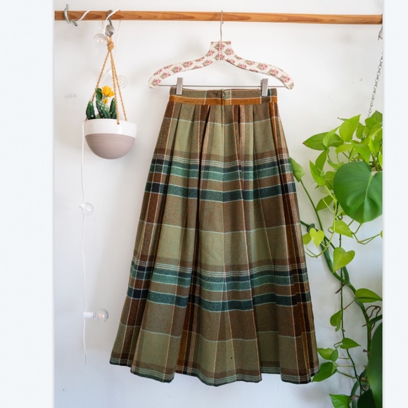 VINTAGE Cacharel Plaid Skirt - Picture 2 of 4